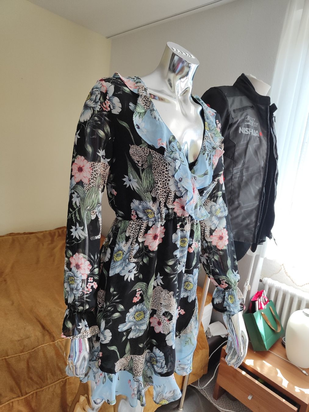 Vestiti: Damenkleid gr 36 – Usato da Langnau am Albis venduto da Judithsebi 5