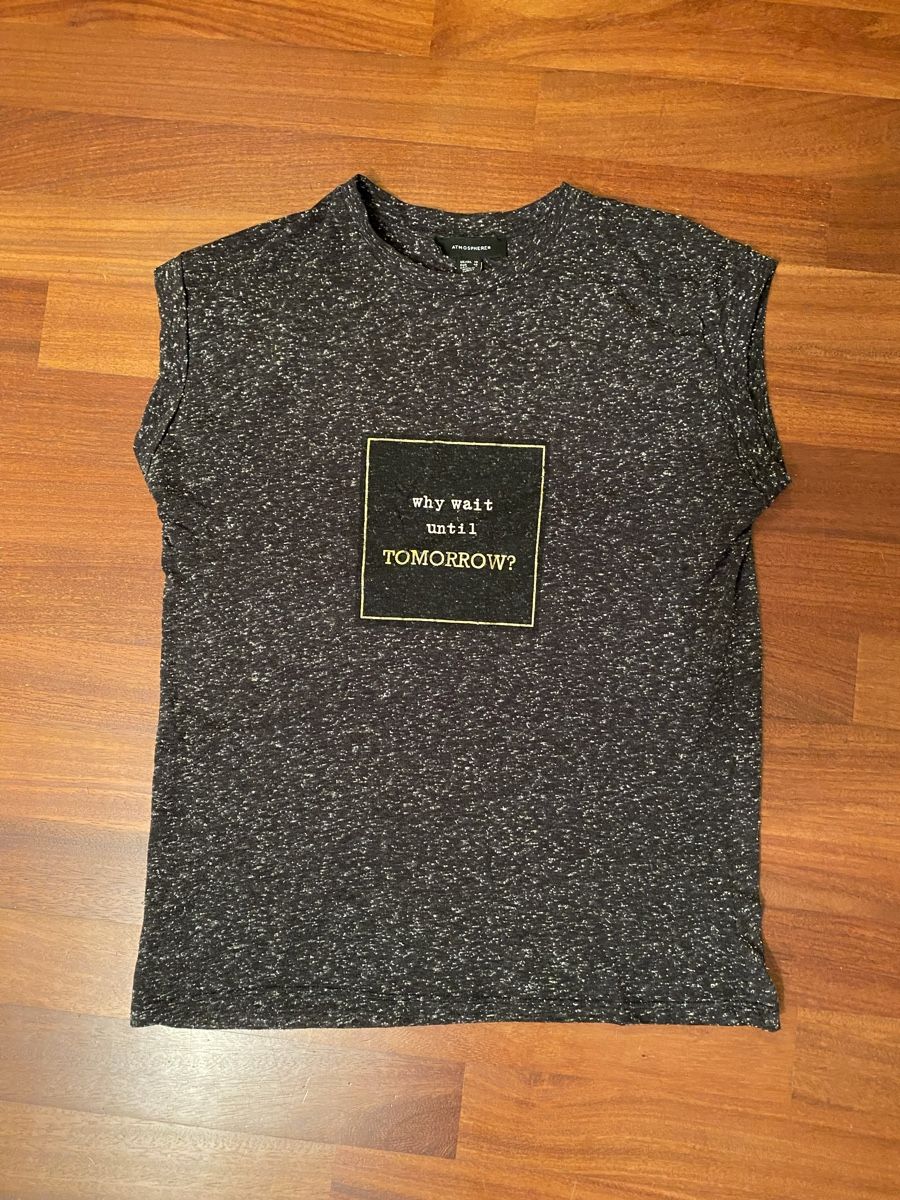 T-shirt: Cooles T-shirt – Usato da Basel venduto da shirley_gold
