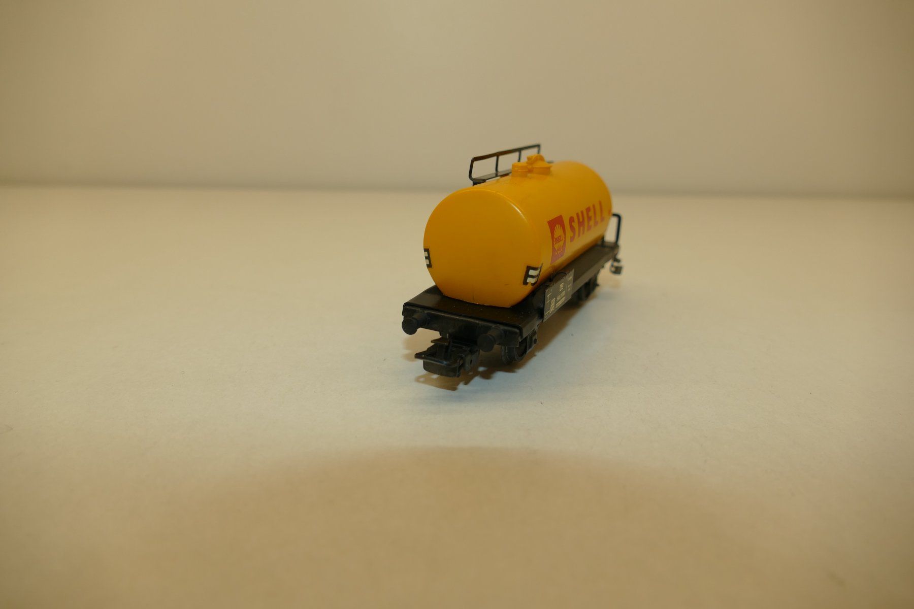 Märklin Modellini di ferrovie: Märklin H0: DB Kesselwagen Shell – Usato da Niederhasli venduto da rail-duerst 3