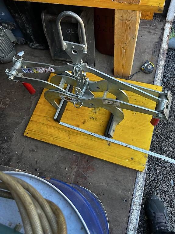 Pinze: Pinza di sollevamento Probst  400 kg – Usato da Giubiasco venduto da iul_sg8s 1
