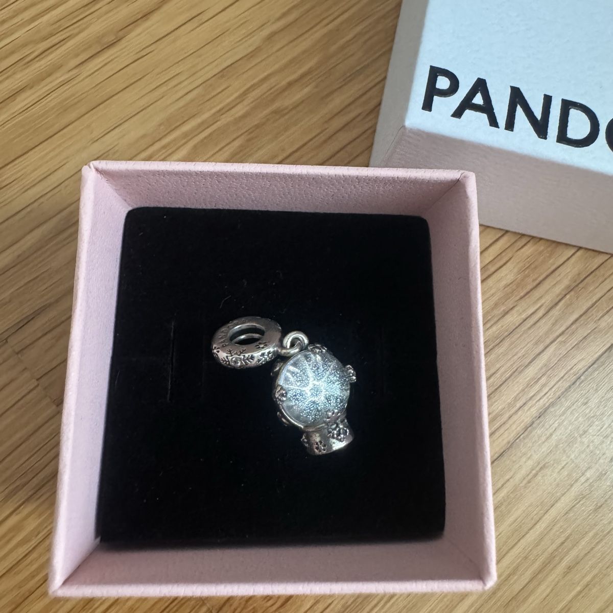 Pandora Pendentifs: Pandora Charm Schneekugel – D'occasion à Sursee par giu_205 1