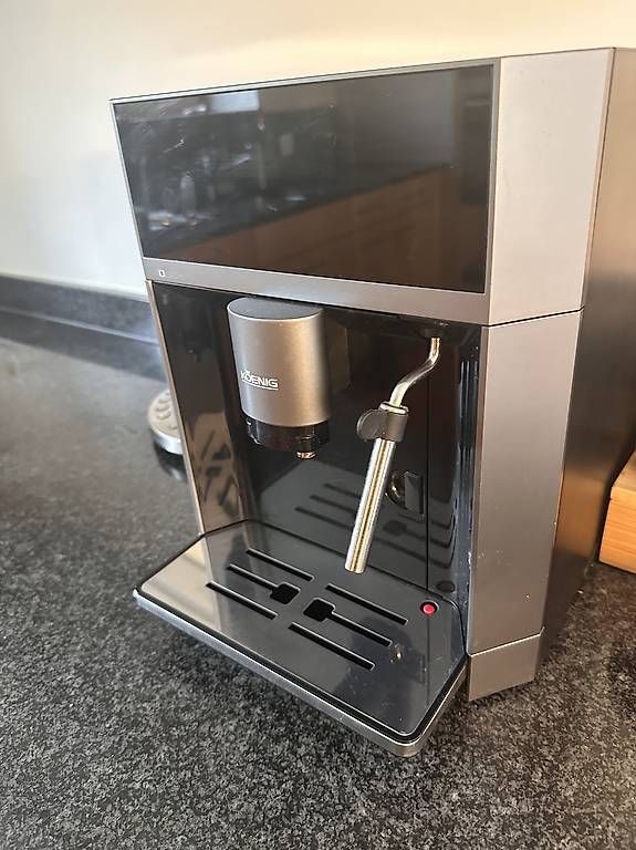 Macchine per caffè & Macchine per espresso: Vollautomatische Kaffeemaschine  – Usato da Mauren venduto da SB1606
