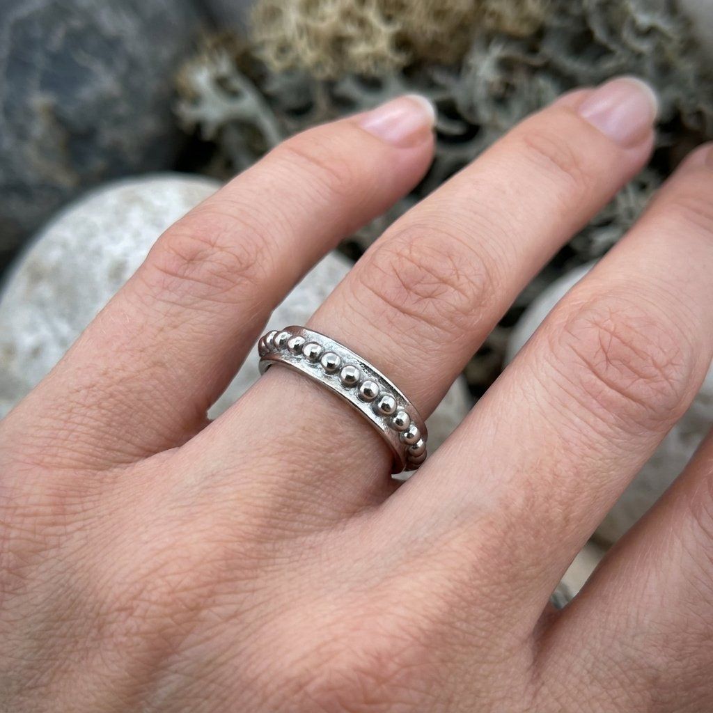 Olga Ribler Anelli: Edelstahl 4 mm  Ring genoppt,  Ringgrösse 56 – Nuovo (secondo la descrizione) da Luzern venduto da Schmuckoutlet 8