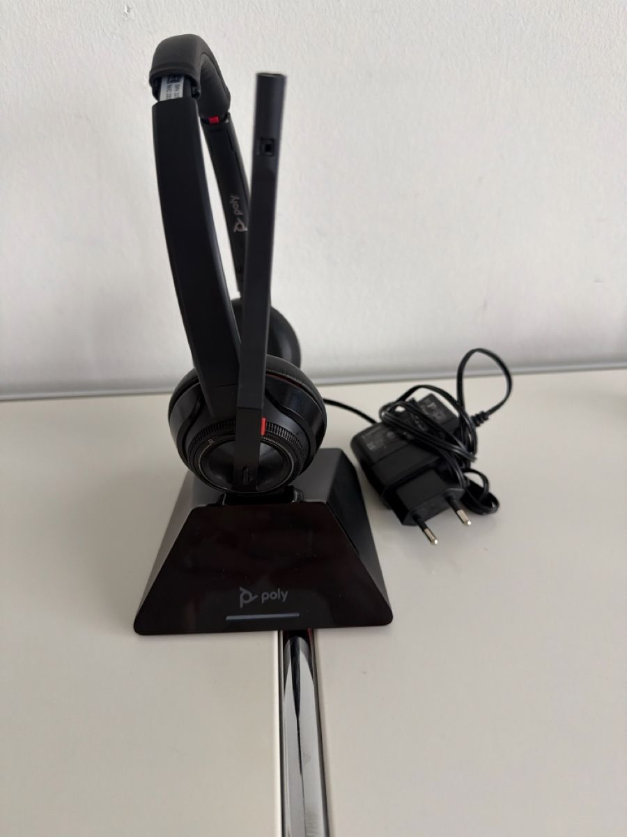 Casques audio: Plantronics Savi 8200 DECT Headset mit Ladestation gebraucht – Neuf (Voir description) à Biel/Bienne par RO19 1
