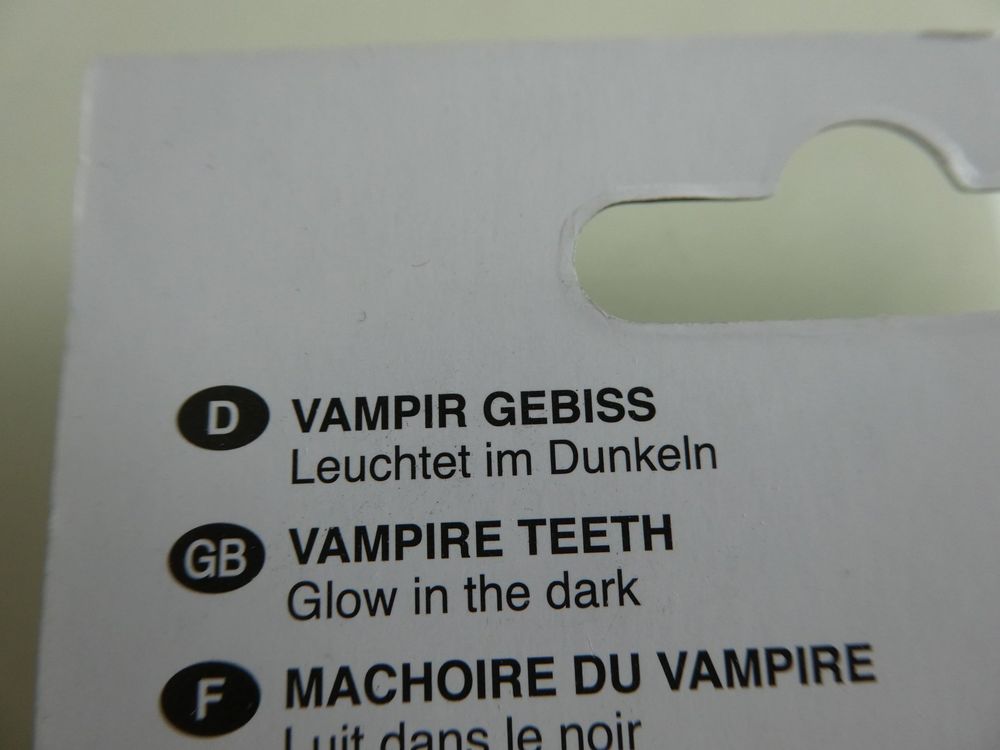 2 Stk. Vampirgebiss / Vampirzähne für Kinder | Kaufen auf Ricardo