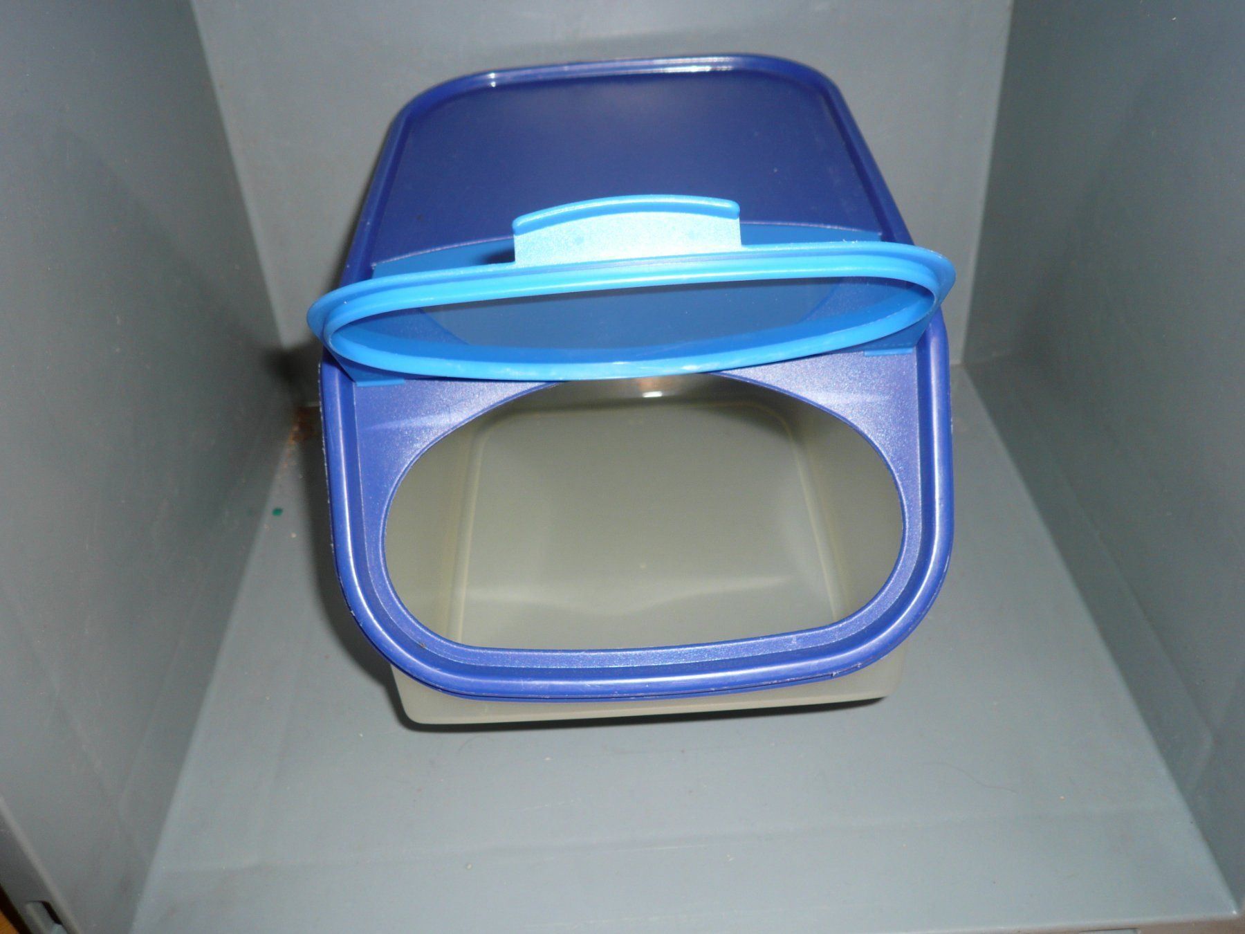 Tupperware Contenitori & Simili: Tupperware Aufbewahrungsbehälter 3 lt – Usato da Rotkreuz venduto da Busa17 1