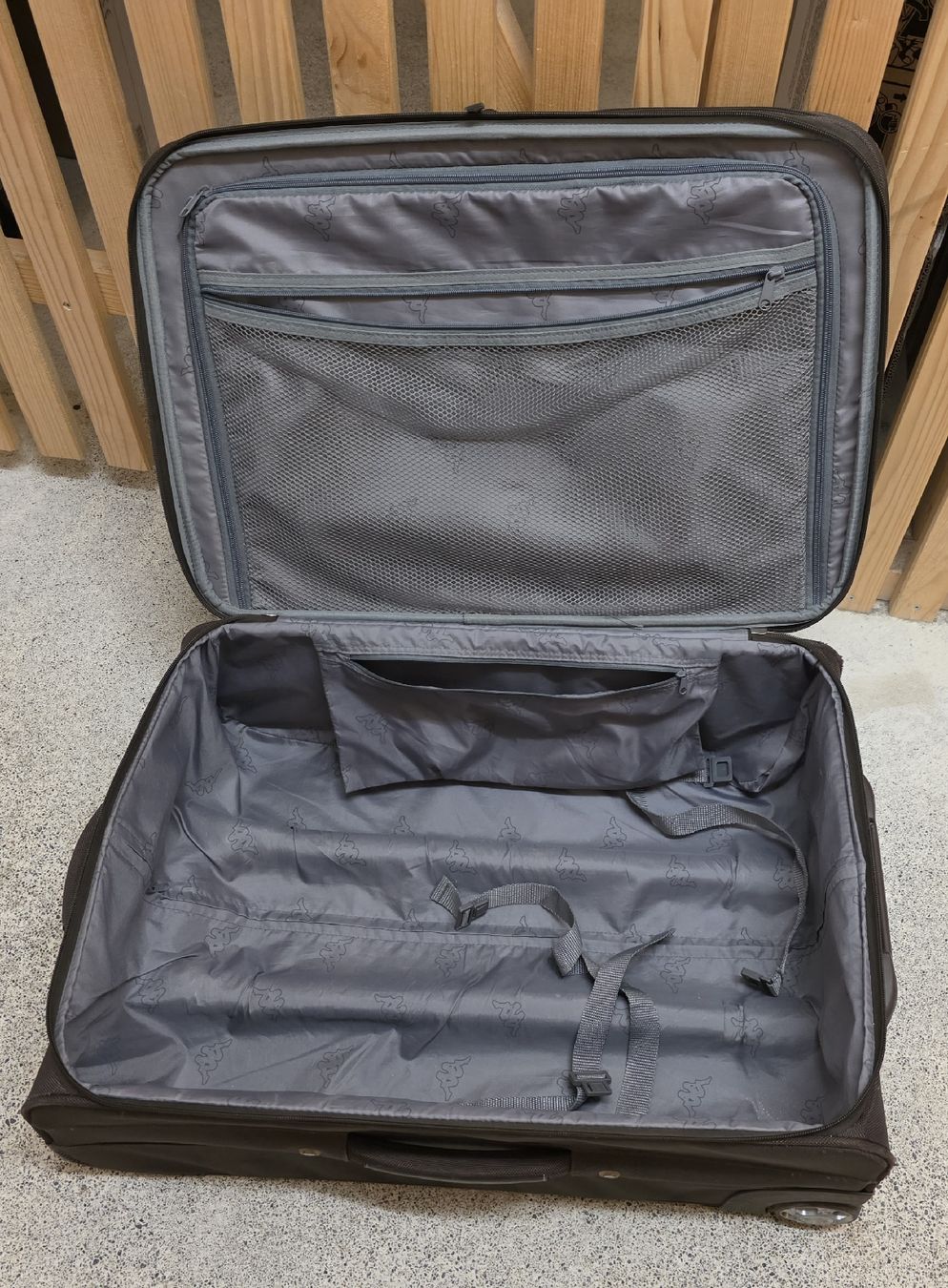 Kappa Reisekoffer: Brauner Kappa Rollkoffer  – Gebraucht aus Zell LU von claro62 4