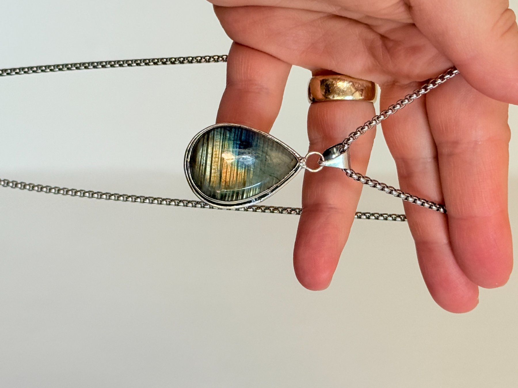 Catenine: Pendentif Labradorite forme goutte neuf – Nuovo e nell'imballaggio originale da Genève venduto da AWWA 9