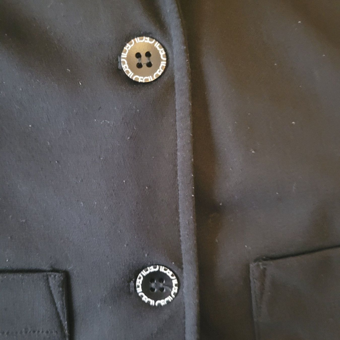 Cecil Giacche: Schwarzer Blazer von CECIL Grösse S (36/38) – Usato da Recherswil venduto da Pseneca 2