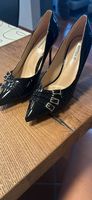 Scarpe pelle lucida con tacco 