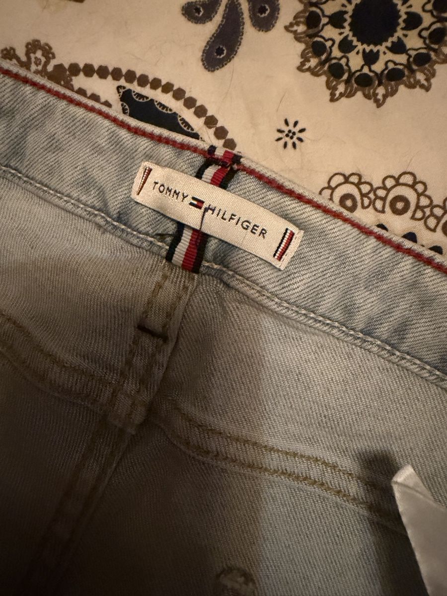 Tommy Hilfiger Jeans: Tommy Hilfiger Shorts Grösse 44  – Gebraucht aus Basel von Brunner.T 3