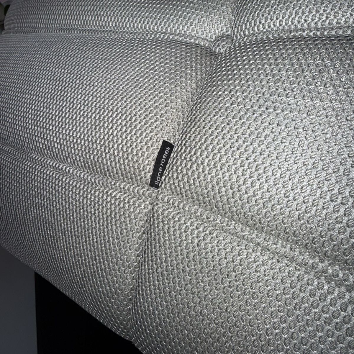 Ligne Roset Divani: Togo Sessel von Ligne Roset inkl. Hocker – Usato da Zürich venduto da CS1097 2