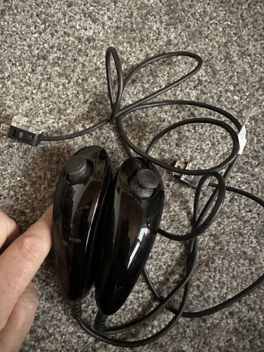 Nintendo Controller: Nintendo Wii Nunchucks, schwarz – Nuovo (secondo la descrizione) da Wangen b. Olten venduto da MOMO80 1