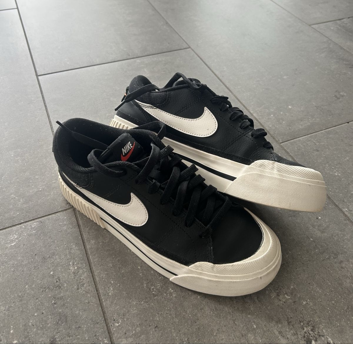 Nike : Hochwertige Nike Sneakers – Nuovo (secondo la descrizione) da Langenthal venduto da Juni13
