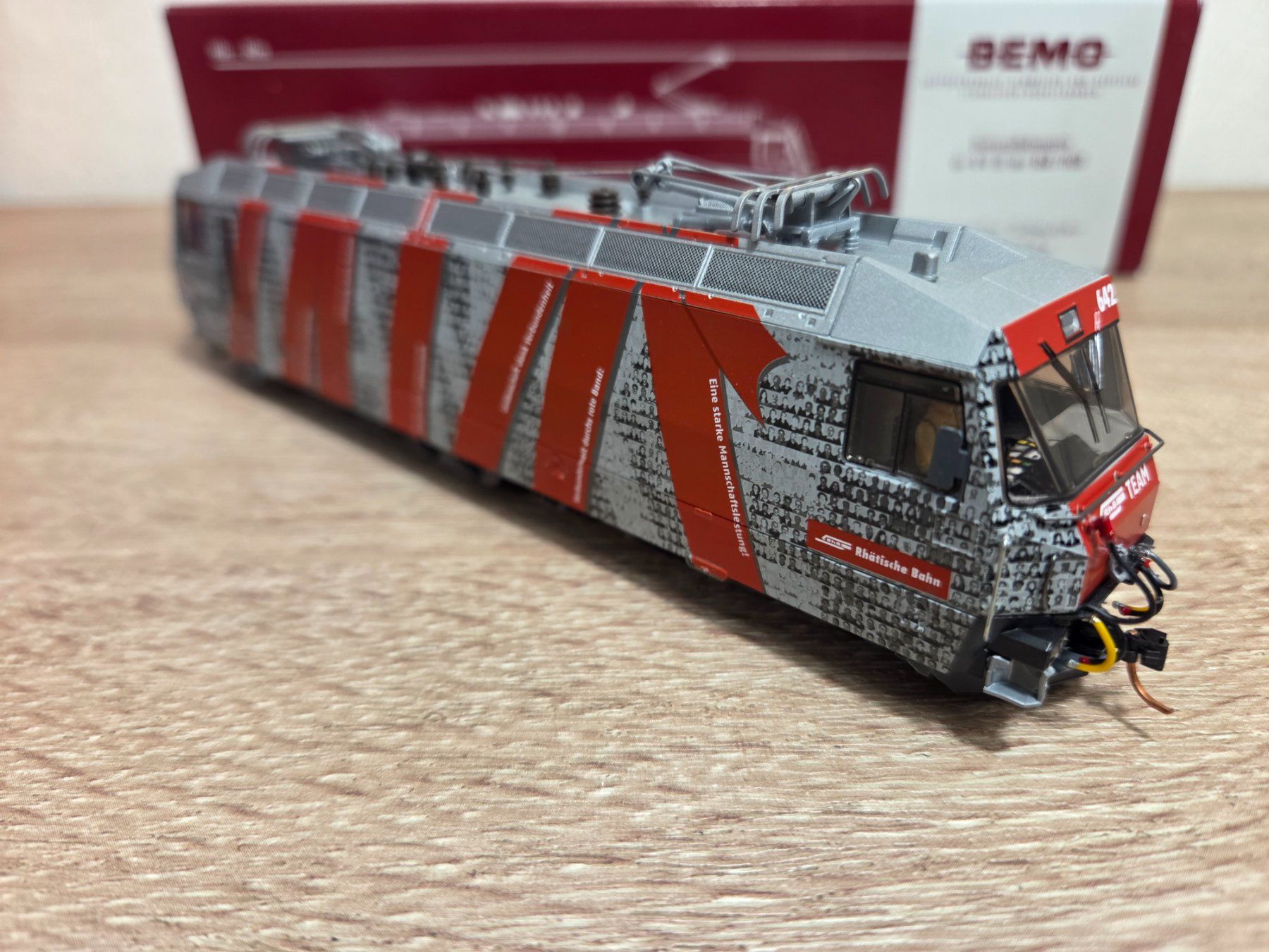 Bemo Modellini di ferrovie: Bemo 1259 152 E-Lok Grazie RhB H0m – Usato da St-Aubin-Sauges venduto da Lo_Go 3