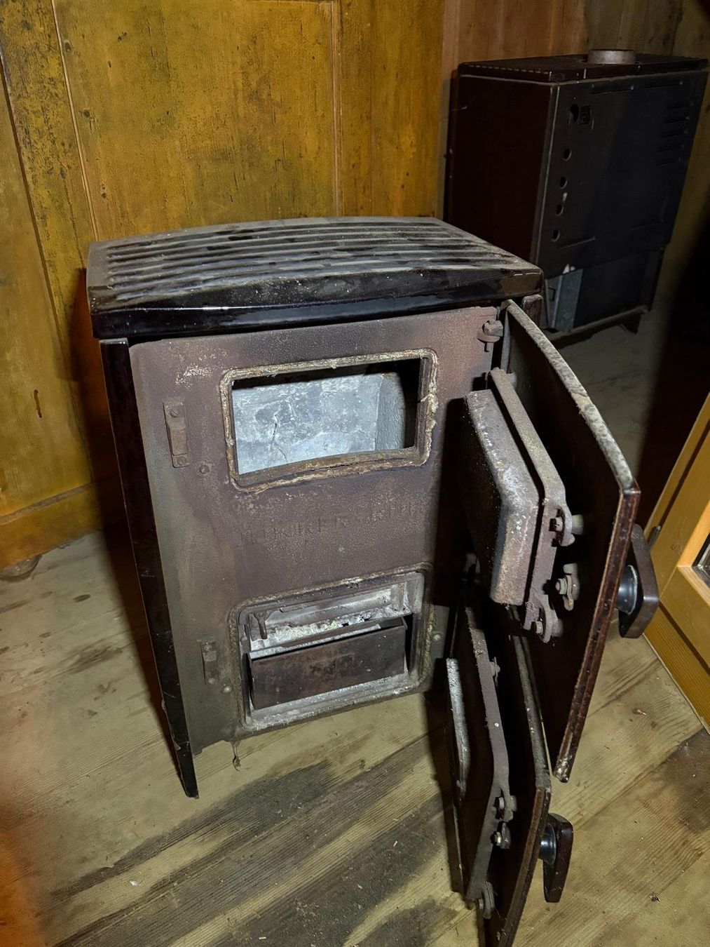 Altri mobili d'antiquariato: Antiker Holzofen – Usato da Ruswil venduto da rah_8p5y 2