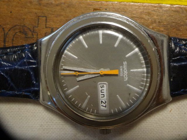 Swatch Montres: S-WATCH HERREN UHR,QUARTZ.SWISS MADE.DATE.TAG.LÄÜFT – D'occasion à zürich par ahmad01 7