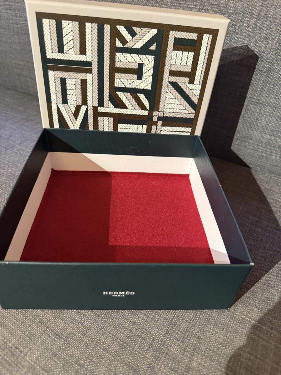Casse di trasporto: Hermes Paris Designerbox – Nuovo (secondo la descrizione) da Schattenhalb venduto da Oodaaq