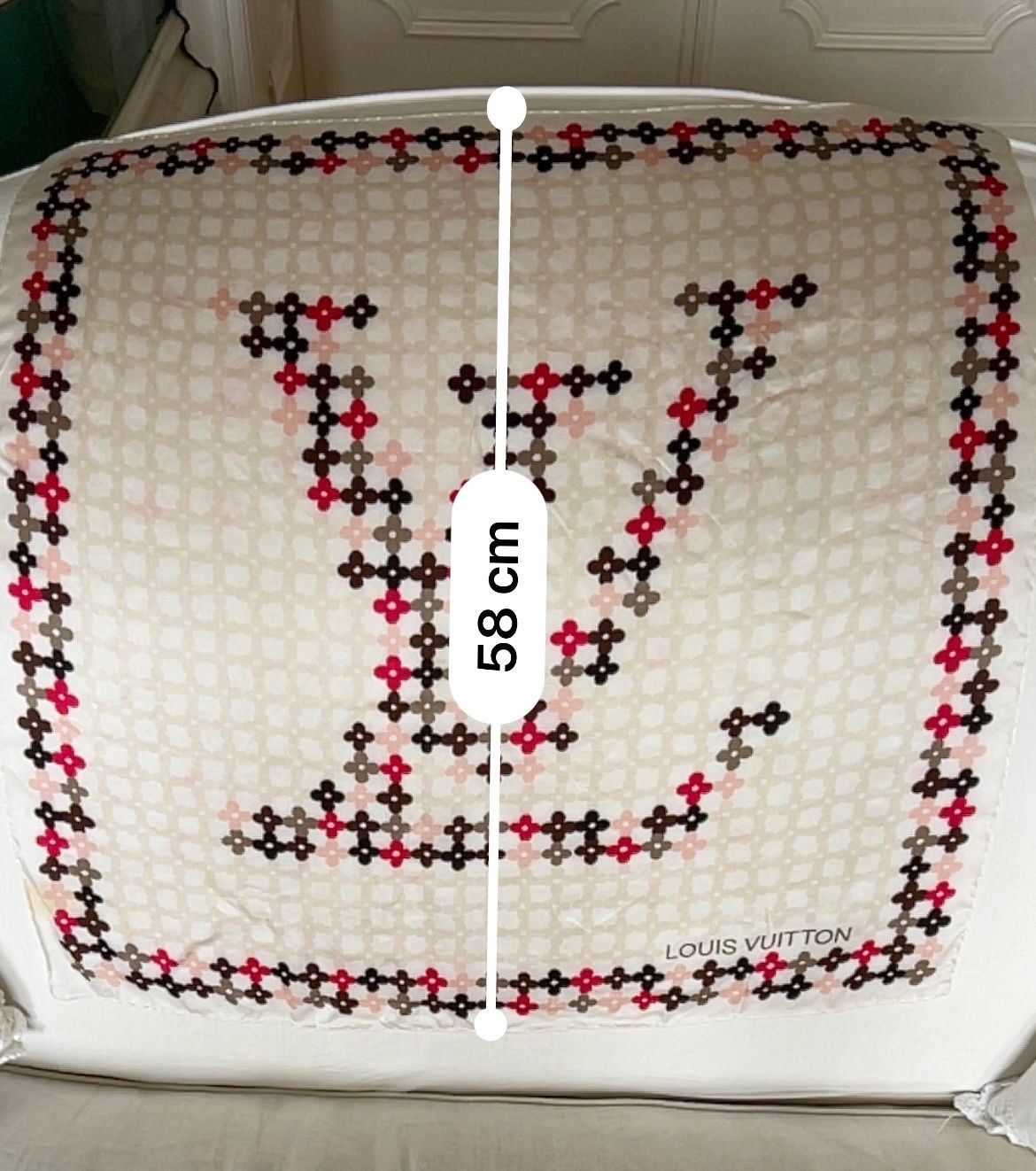 Foulard & Sciarpe: Louis Vuitton Silk Scarf – Usato da Zollikon venduto da getridofitnow 1
