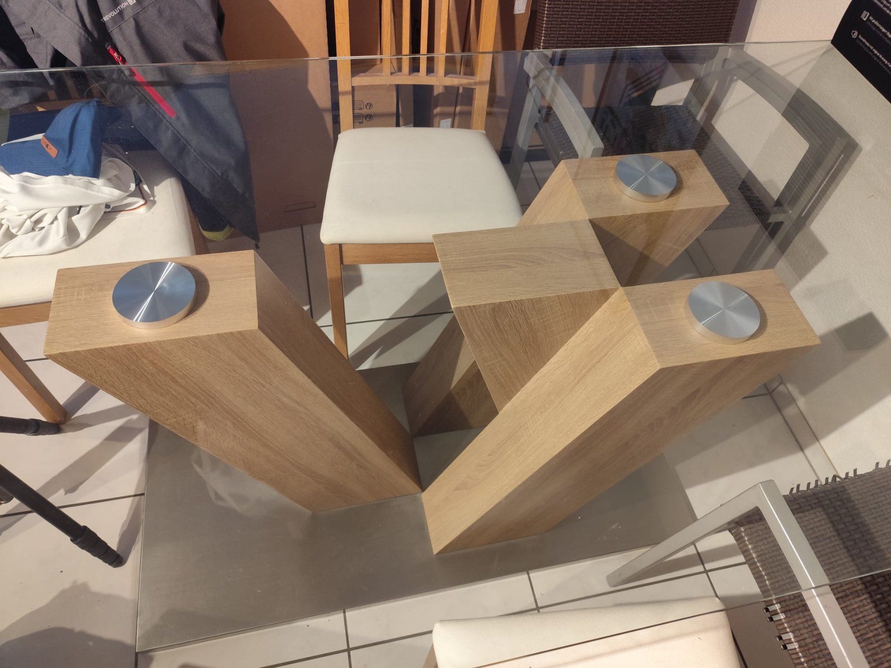 Conforama Set de table et chaises: Tisch mit Stühlen – D'occasion à Sissach par Remanka 3