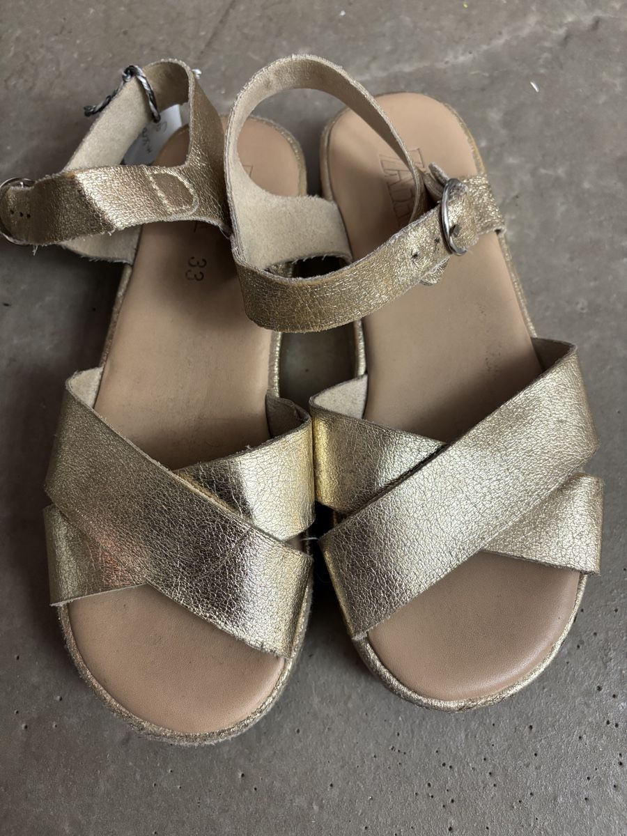Zara Scarpe per ragazze: ZARA Sandalen Gold, Grösse 33 – Usato da Büren an der Aare venduto da Nikito2001 2