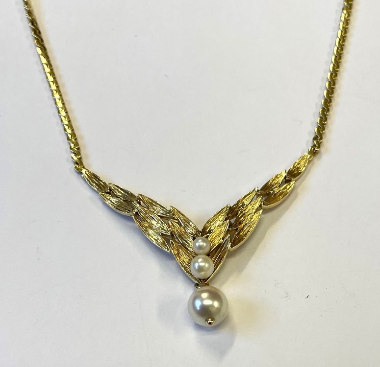 Schönes Collier mit Zuchtperlen 18Karat Gelbgold 3