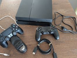 Sony PS4 500GB (CUH-1216A) + 2 Controller + Ladestation