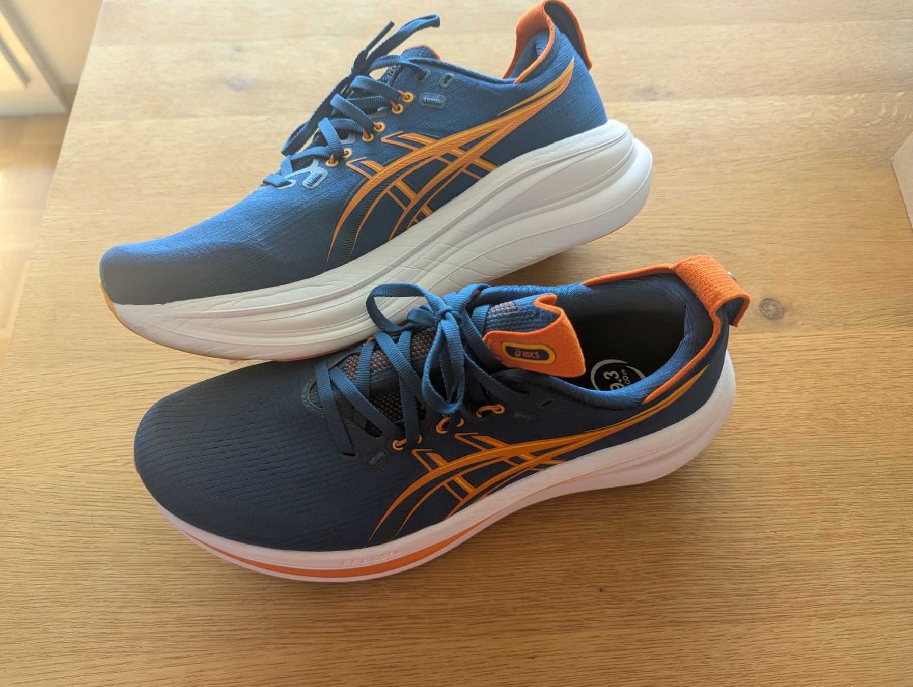 Asics Scarpe da uomo: Asics gel-nimbus 28 – Nuovo (secondo la descrizione) da Vevey venduto da Lamp0ne 2