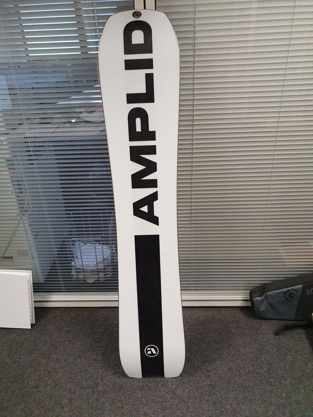 Board: Snowboard Amplid Time Machine 2025 160cm – Usato da Ebikon venduto da Surfside-GmbH 1