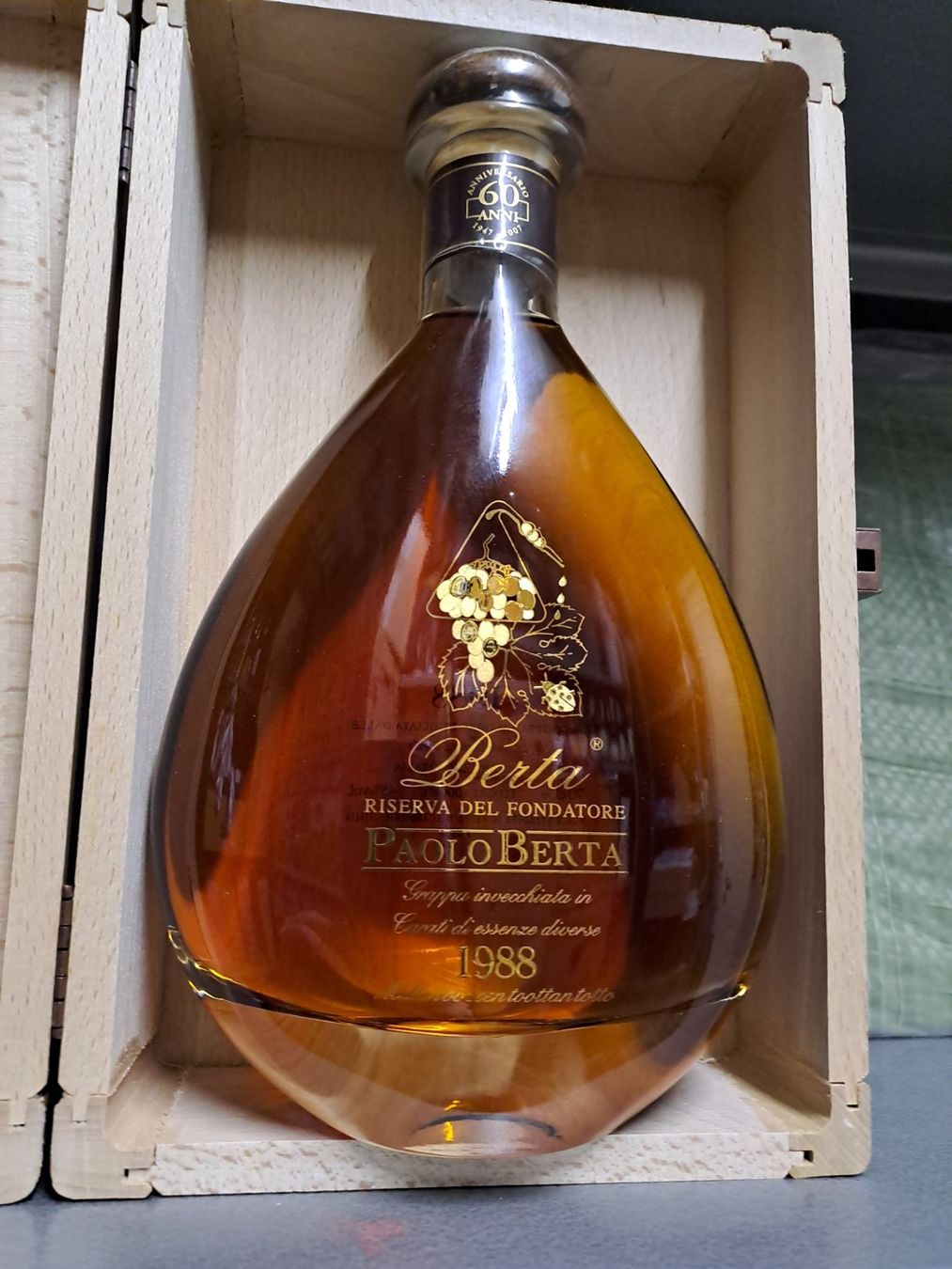 Berta Spirituosen: Paolo Berta Grappa 1988 mit OHK – Neu und originalverpackt aus Elsau von Kellerraeumung 1