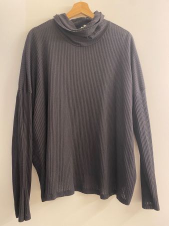 Asos Rollkragenpullover schwarz gerippt Gr. 52