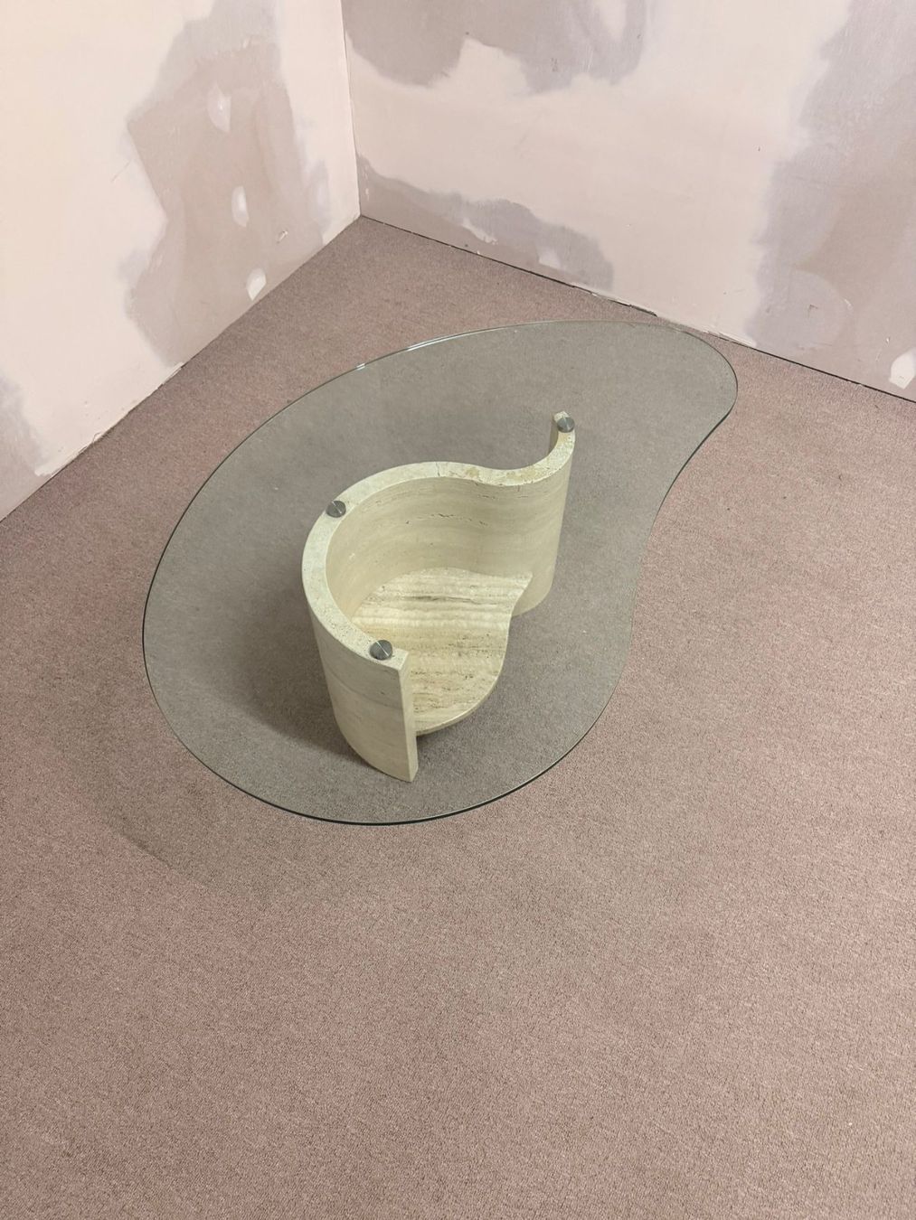 Tavoli: Travertin Couchtisch mit Glasplatte Coffee Table – Usato da Rickenbach ZH venduto da Der-Insider 1