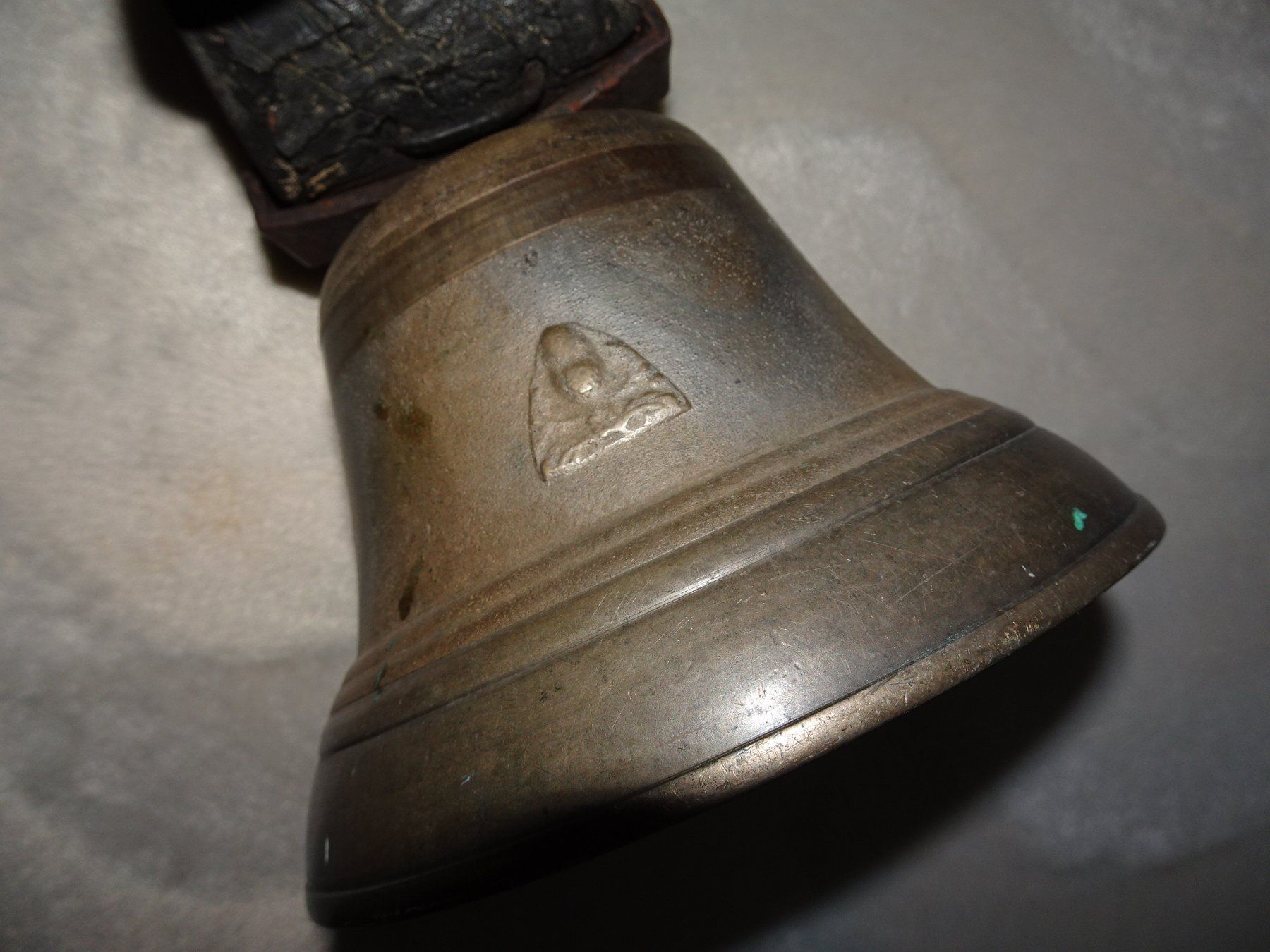 Campanacci mucche: Glocke mit Giessermotiv Eichel – Usato da Siebnen venduto da niki61 4
