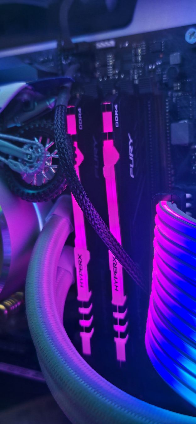 PCs: Mémoire  HyperX Fury DDR4 éclairage RGB – Gebraucht aus Moutier von gon_cc9z 2