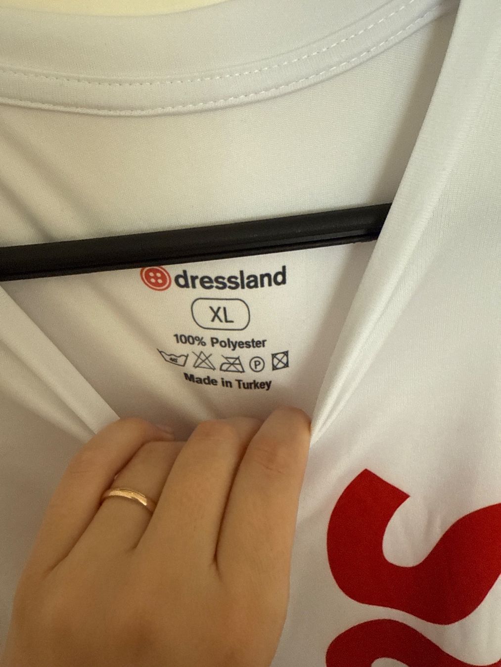 T-shirt: Sportshirt XL – Usato da Horgen venduto da linuxrp 1