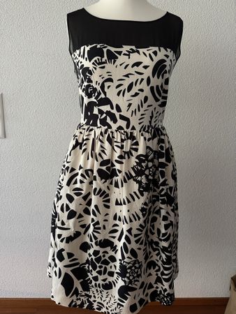 Cocktailkleid Schwarz Weiss, Grösse S, Top Zustand!