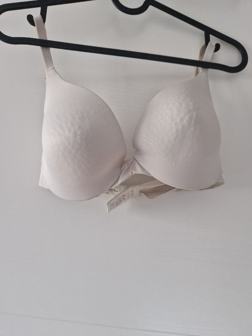 Sloggi Altra biancheria intima: Weisser Sloggi Wow Breeze BH -Grösse 75D – Usato da Niedergösgen venduto da _.vanii._