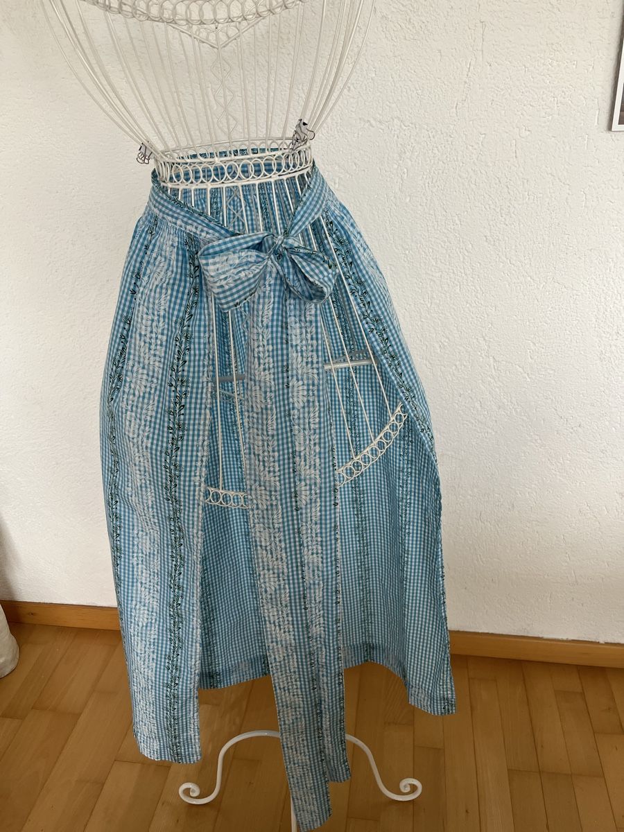 Altro per Abbigliamento & Protezione sul lavoro: Dirndelschürze Türkis – Usato da Rorschacherberg venduto da Artmaru