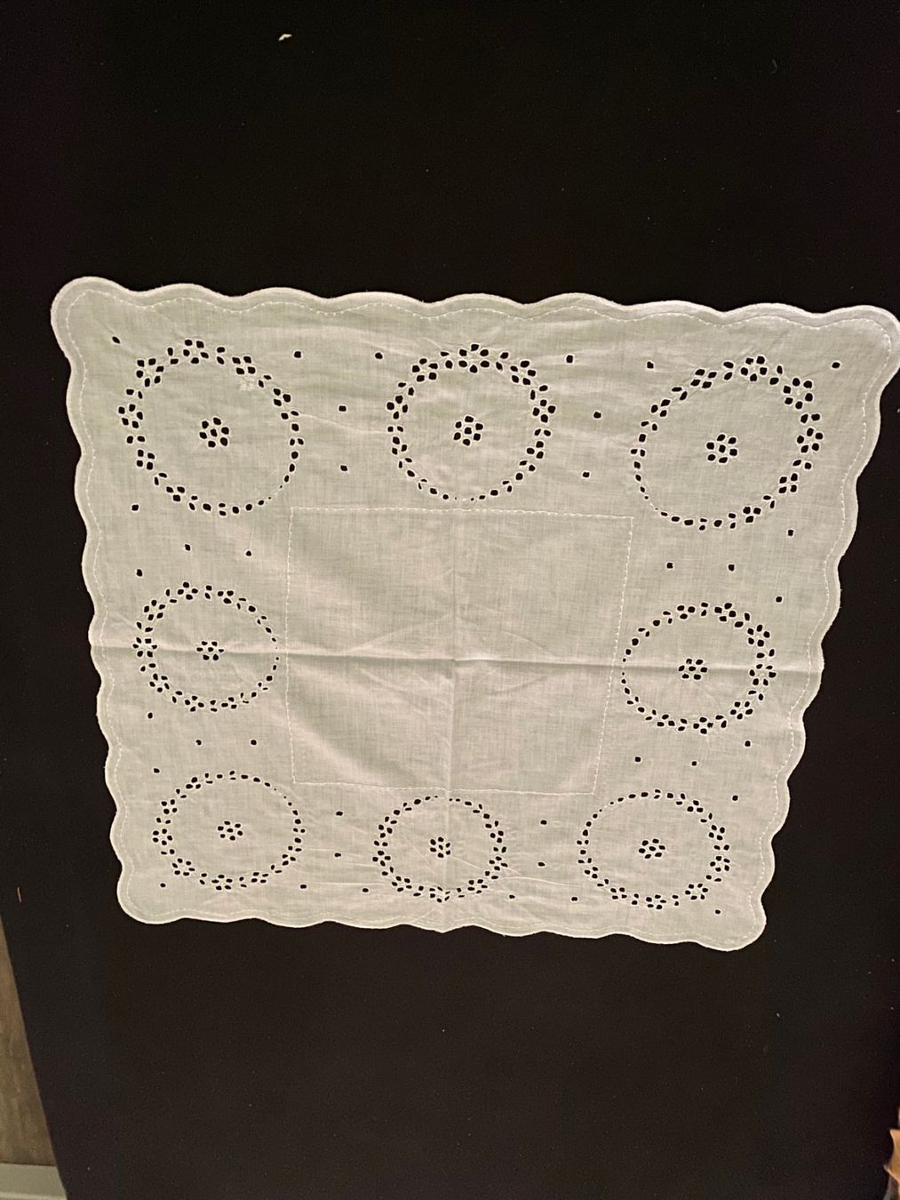 Altra biancheria da tavola: Deckchen/Mitteldecke weiss  57x54cm – Usato da Allenwinden venduto da Obalu