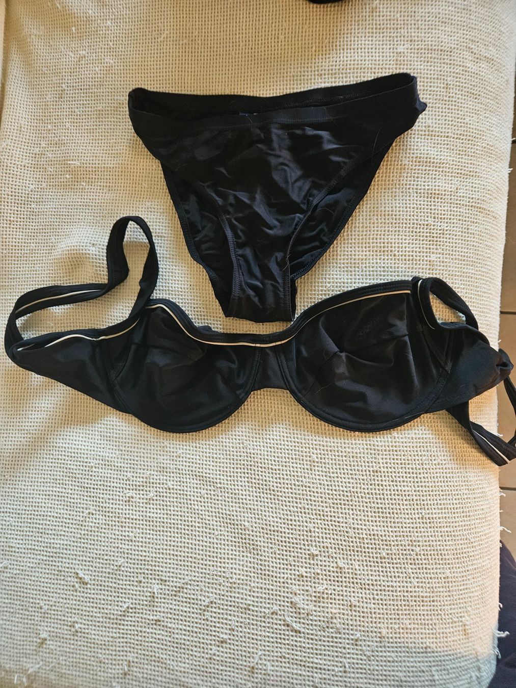 Costumi da bagno & Bikini: Maillot de bains – Usato da Chavannes-près-Renens venduto da DorotheeDemeester