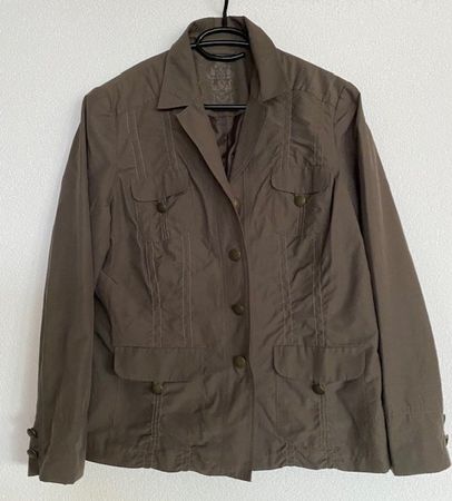 Blazer für den Frühling, Gr. 42, olivgrün, Top Zustand!