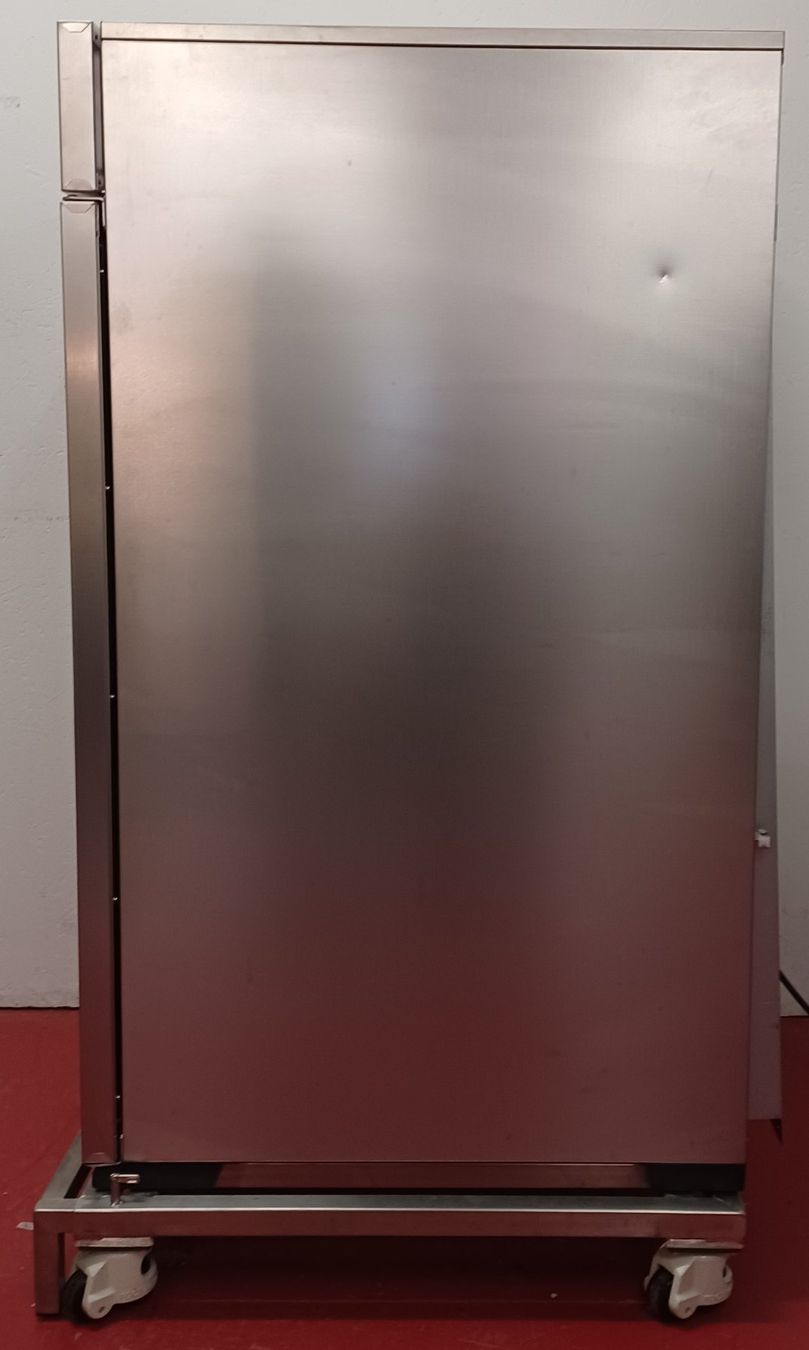 Accessori da laboratorio: Memmert IC0240 – Usato da Niederdorf venduto da LeptonAG_Labor 5