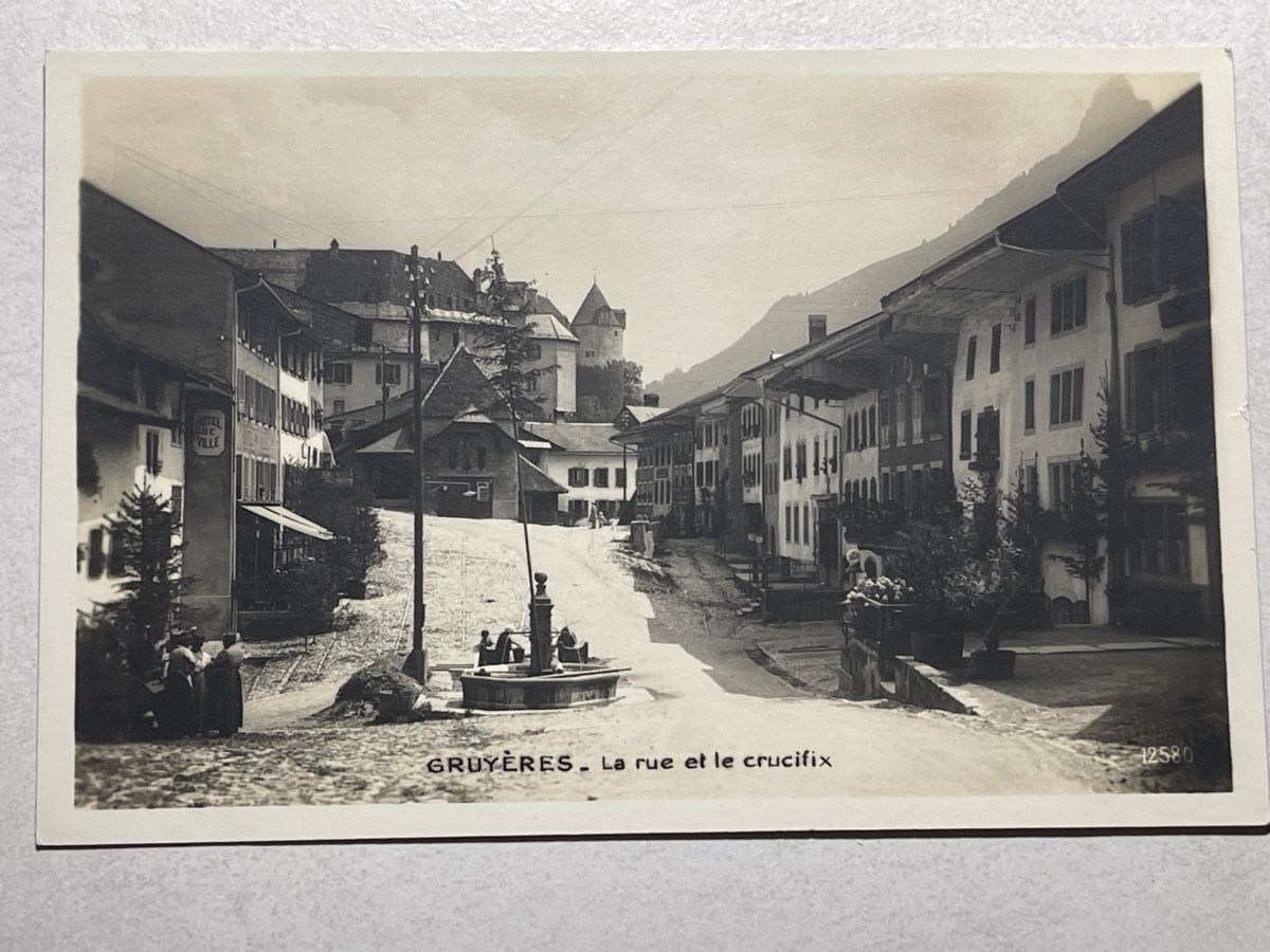 Cartoline postali: Greyerz, La rue et le crucifix – Usato da Strengelbach venduto da Aschatan5