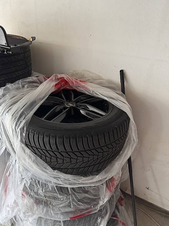 Pneumatici & Ruote complete: Roue hivers Audi q8 20 pouces – Usato da La Chaux-de-Fonds venduto da Stamper0