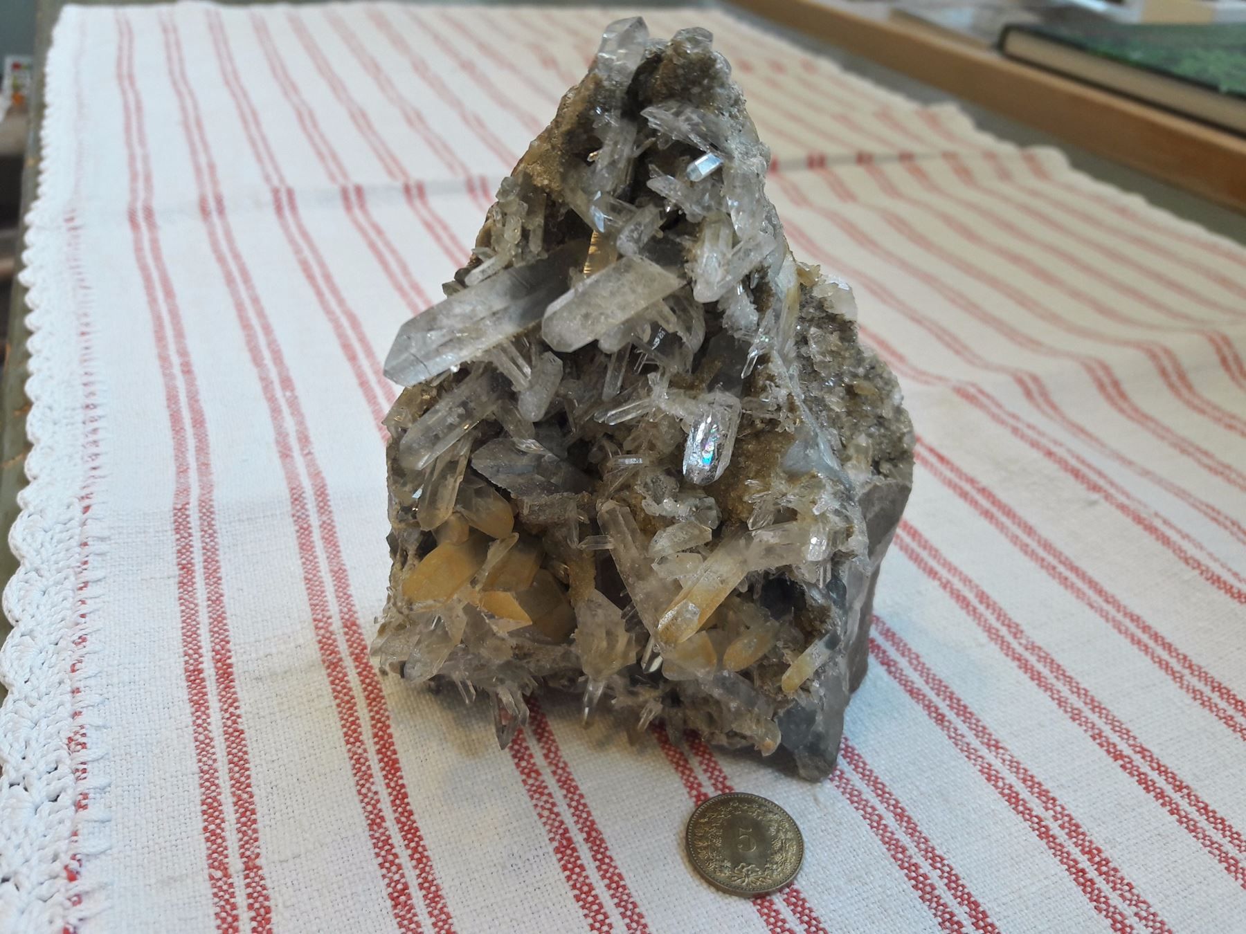 Minerali & Pietre curative: Bergkristall – Nuovo e nell'imballaggio originale da Sedrun venduto da aurira