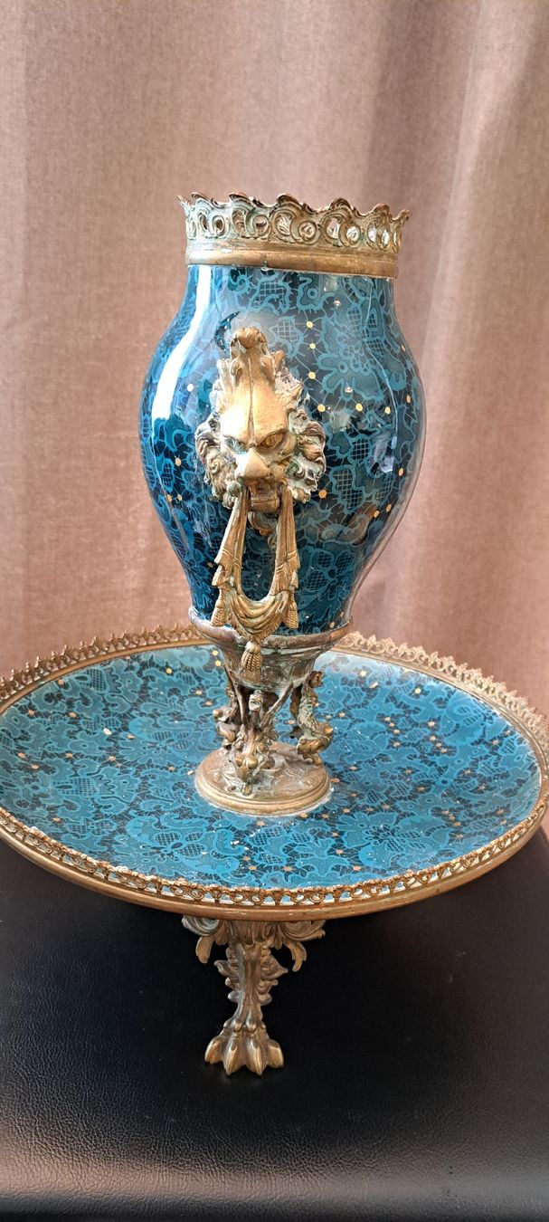 Tutte le decorazioni: Antike Vase mit Löwenkopf und Tablett, Bronze – Usato da Zürich venduto da Eric.Christian01