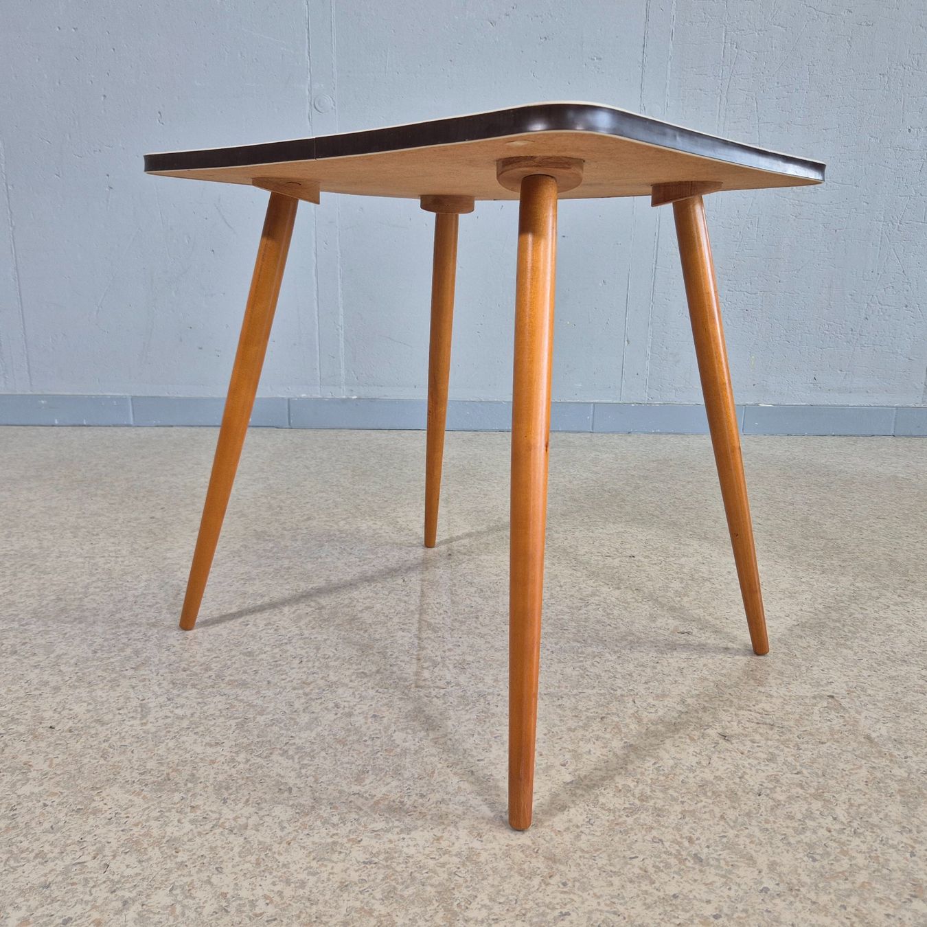 Tische: MCM Coffee-Table Beistelltisch Holzoptik Tisch – Gebraucht aus Nottwil von Wondewa-Shop 4