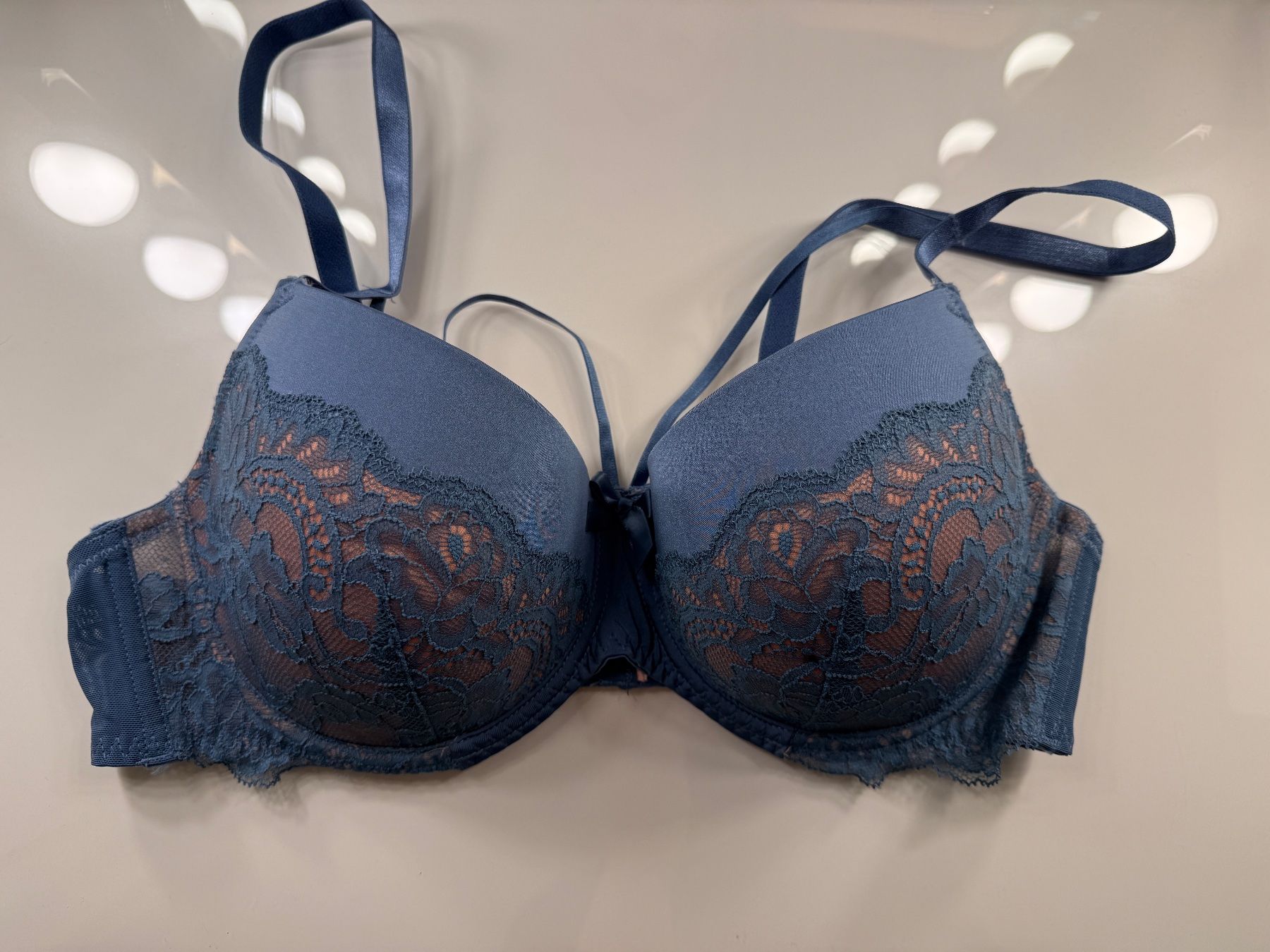 Hunkemöller Altra biancheria intima: BH‘s Hunkemöller 75C – Nuovo (secondo la descrizione) da St. Gallen venduto da azra_sadikov 4