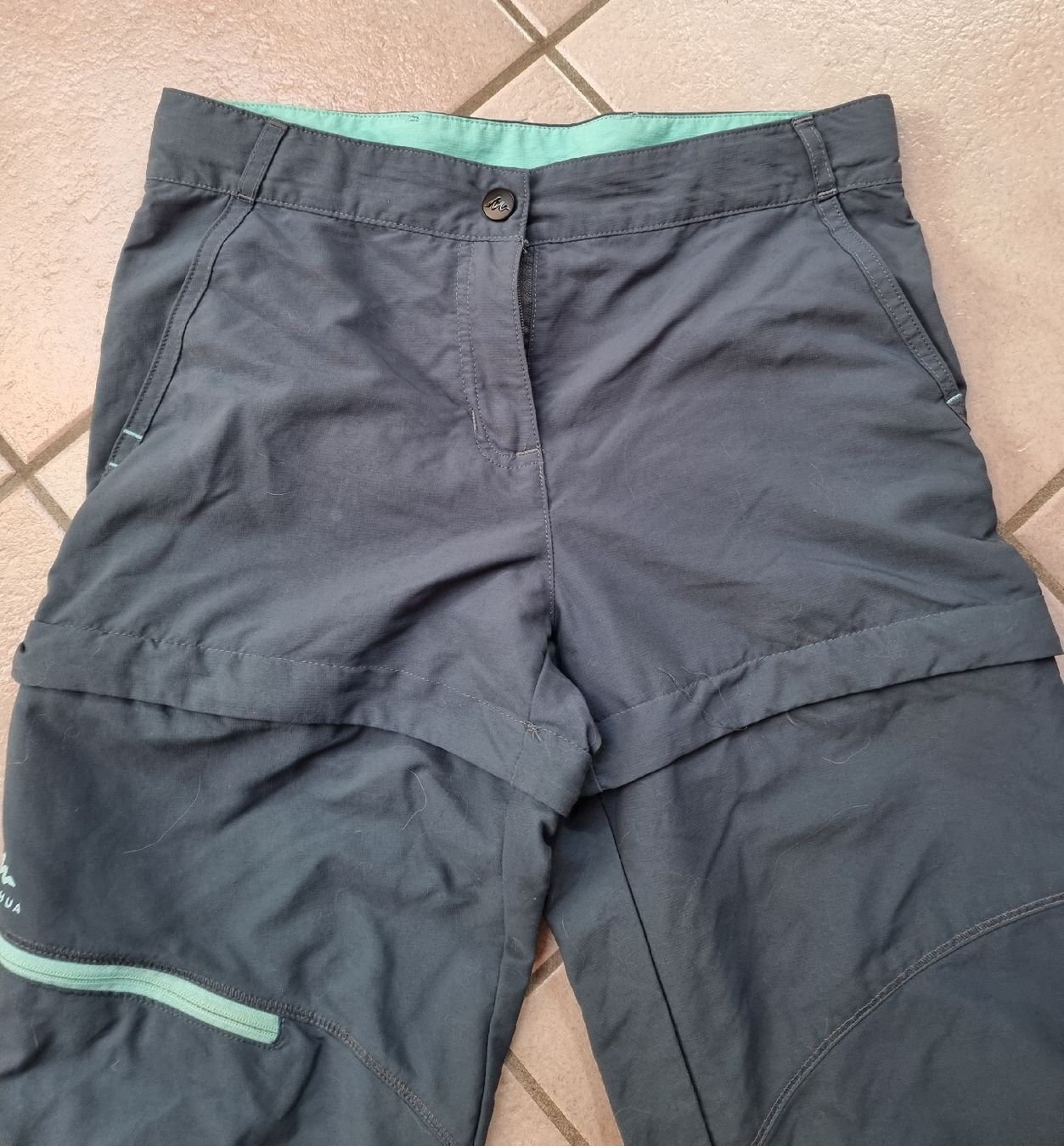 Decathlon Pantaloni: Pantalon de randonnée Quechua – Usato da st-Léonard venduto da Pegaze0 2