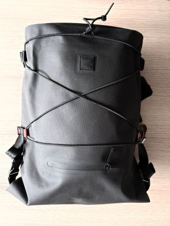 IAMRUNBOX 18L, Roll-top Rucksack, wasserdicht, schwarz